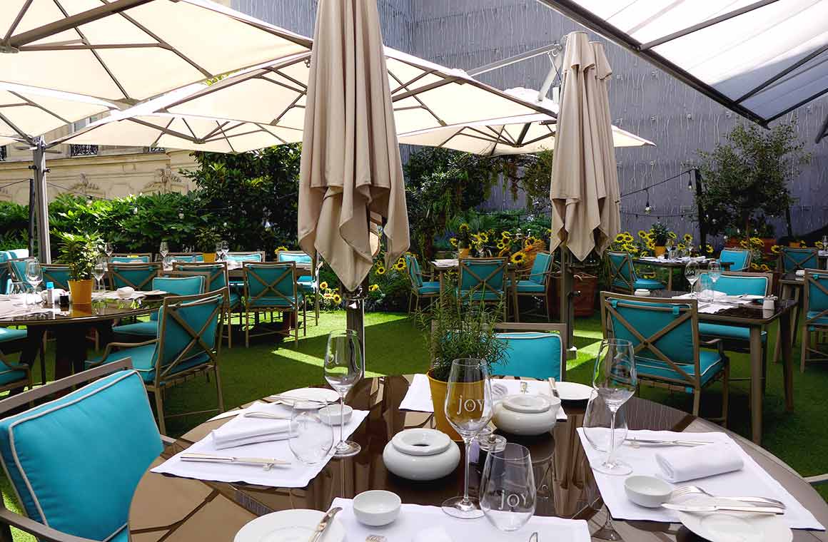 Le jardin-terrasse du Restaurant Joy à Paris 8ème