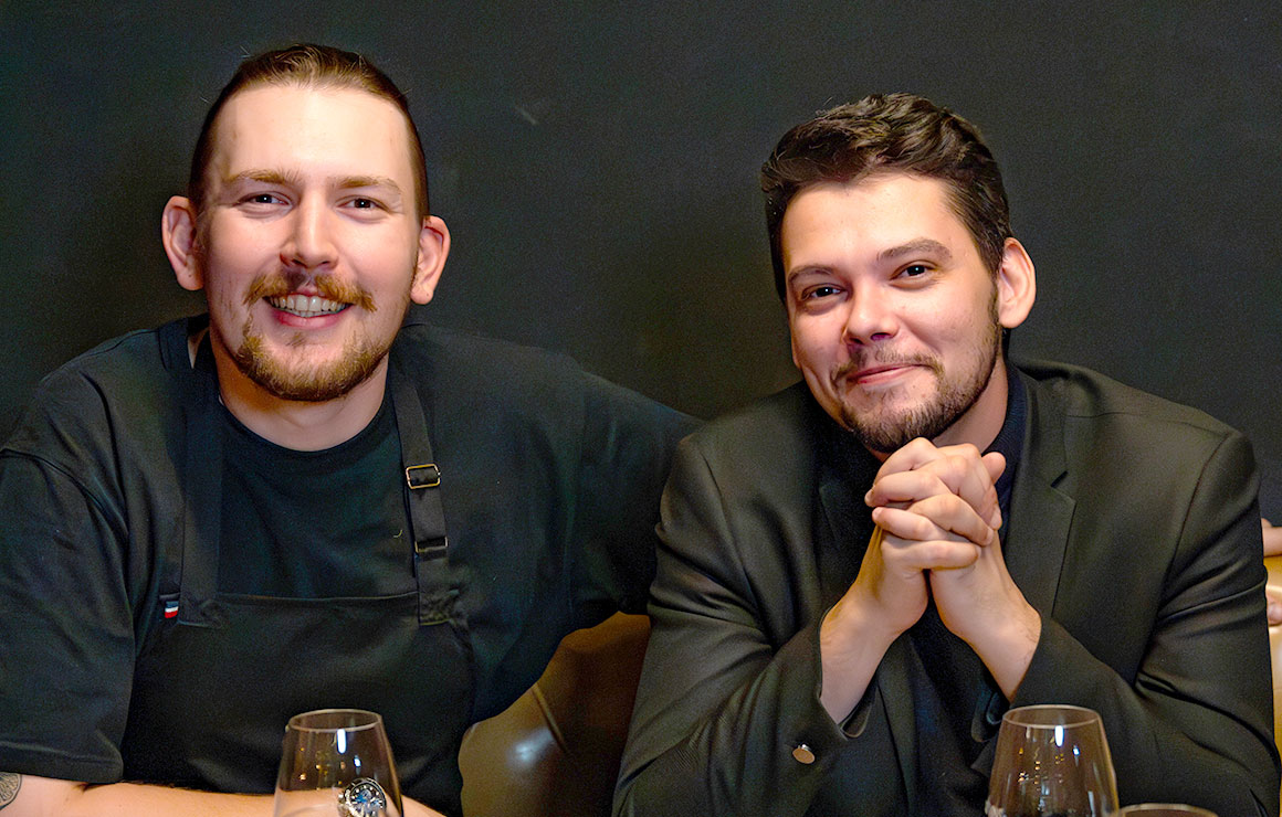 Wilfried Romain et Rémi Badjoint dans le restaurant Lava