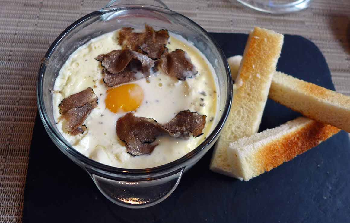 Restaurant Truffes Folies Berri oeuf cocotte et truffes