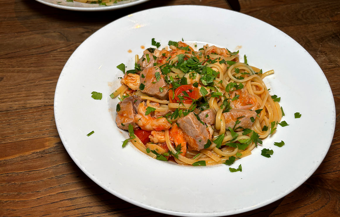 Les Vitelloni linguine Mare e Monti