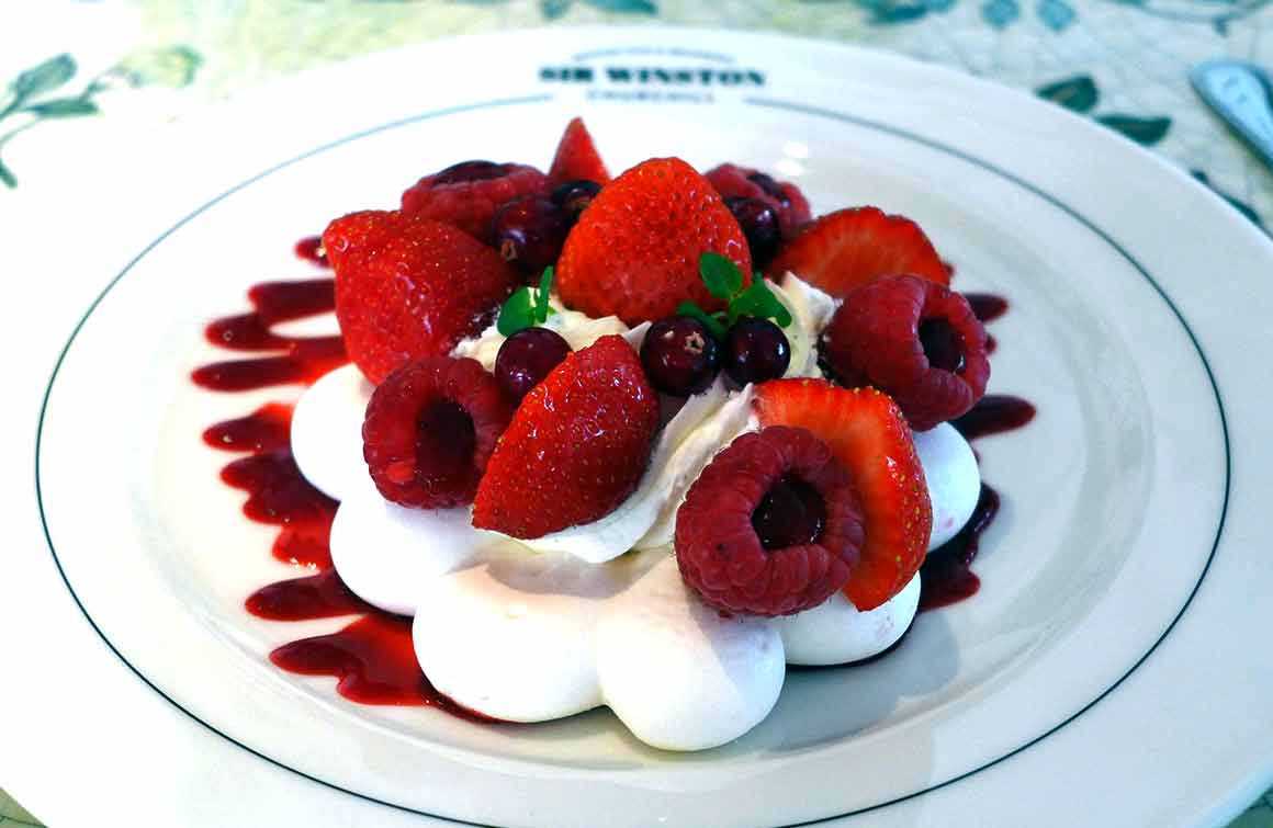 Restaurant Sir Winston Pavlova aux fruits rouges