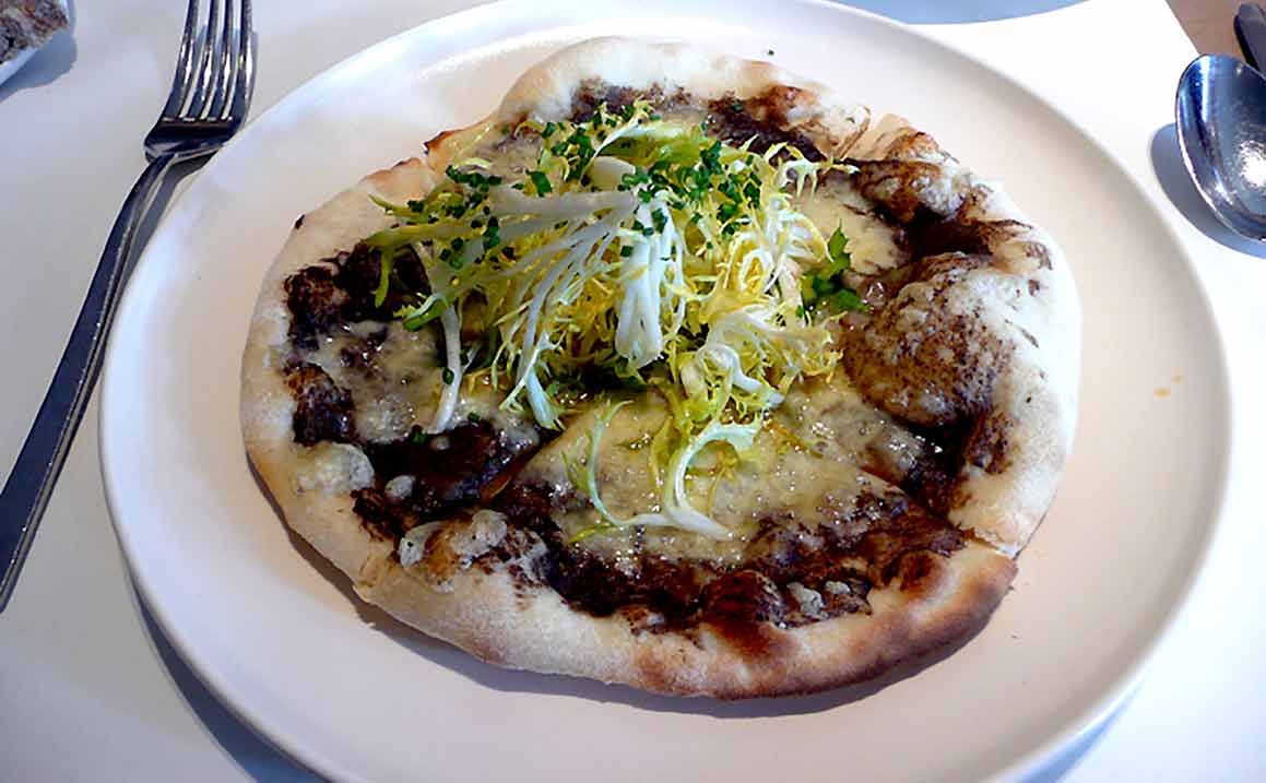 Restaurant MARKET, Pizza à la truffe noire