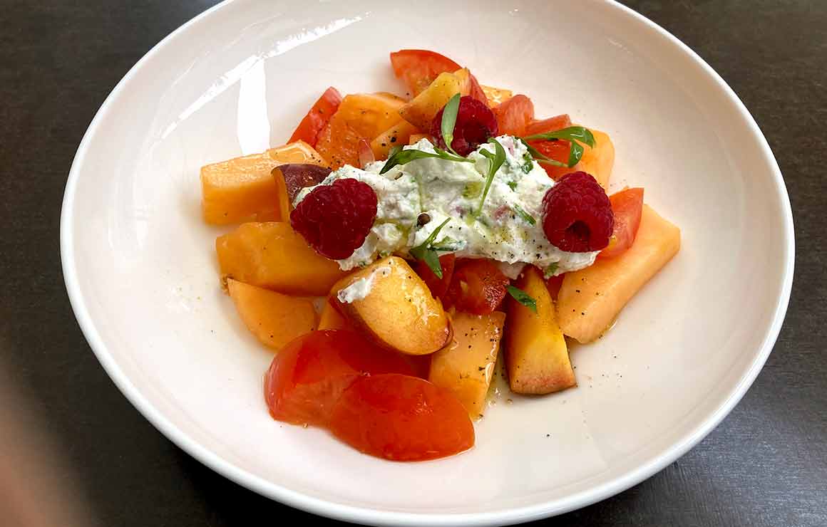 Restaurant Radioeat melon chèvre tomate pêche framboise