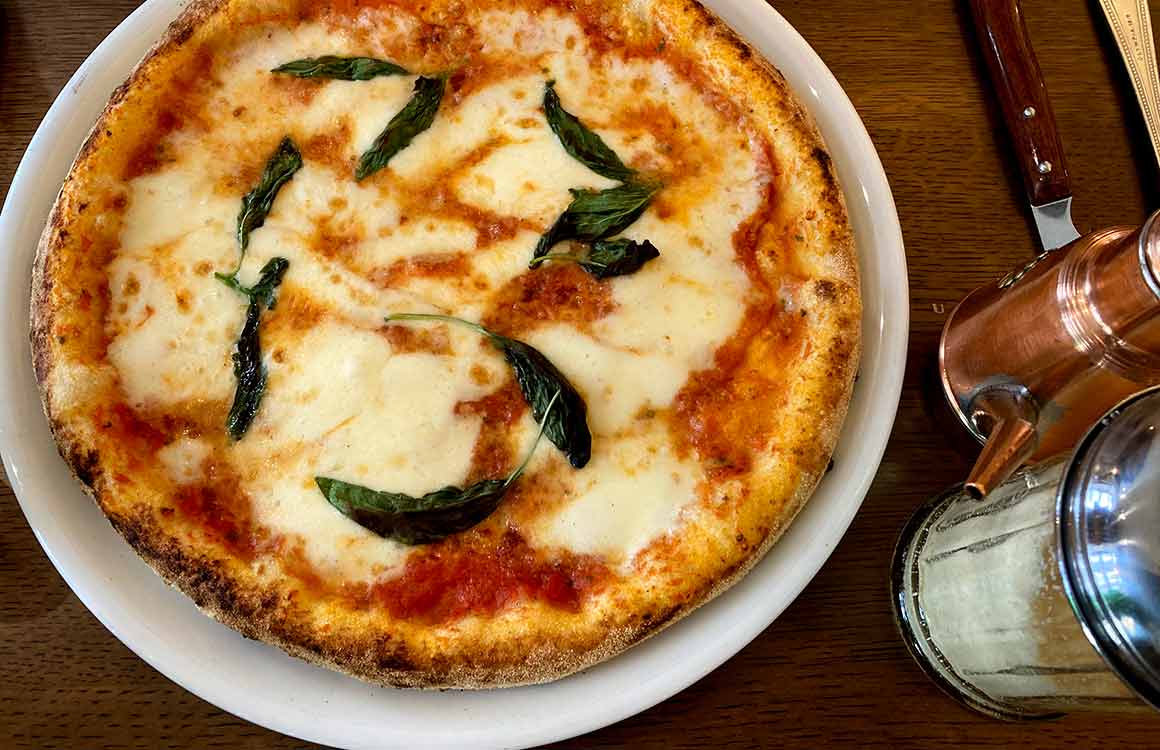 Restaurant I Grappoli pizza Margherita