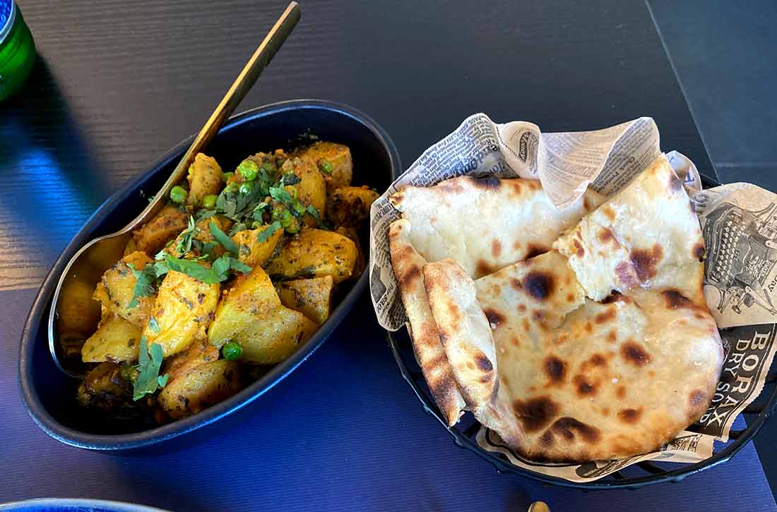 Ministry of Spice Pommes de terre au cumin et Cheese naan
