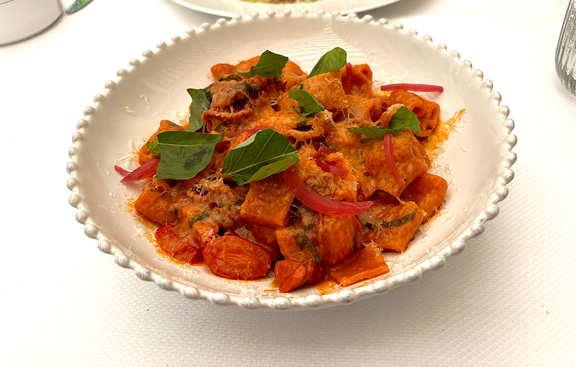 Pacheri al pomodoro