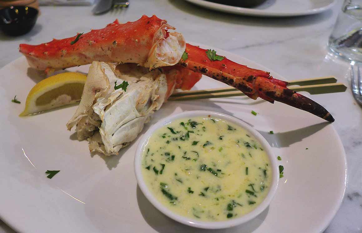 Restaurant Marlon, king Crab legs