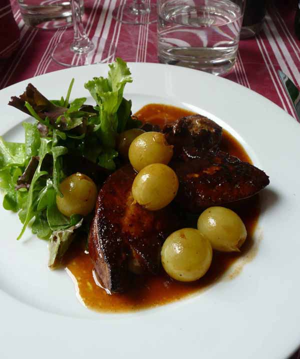 Restaurant Afaria, Le foie gras de canard poêlé aux raisins 