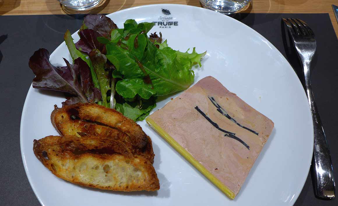 Restaurant Artisan de la Truffe, Assiette de foie gras truffé d'oie