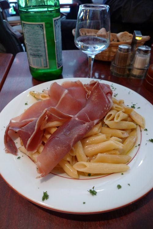 Brasserie Au Métro, Les pennes au jambon de pays sauce fromage