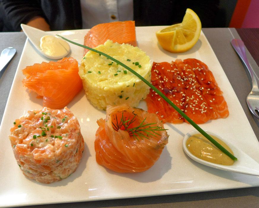 Restaurant AUTOUR DU SAUMON : Saumon fumé, mariné, sashimi, tartare aux deux saumons