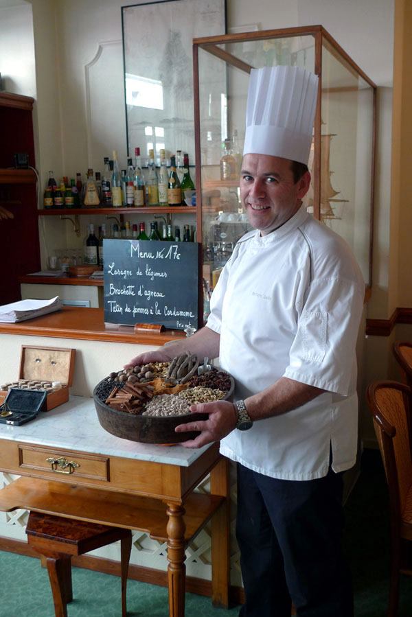 Restaurant Bernard du 15, Le chef Bernard Sellin et les épices