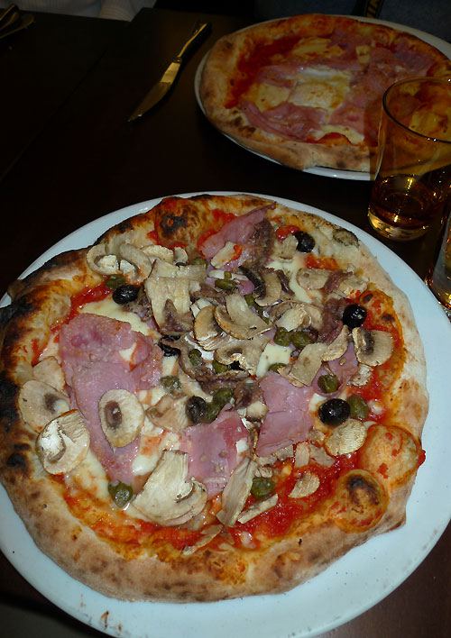 Restaurant Napolitain, La Pizza Capricciosa