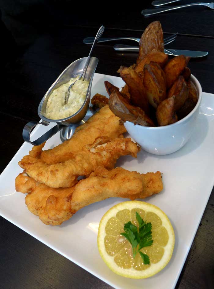 Restaurant Café des Ministères : Fish & chips de cabillaud