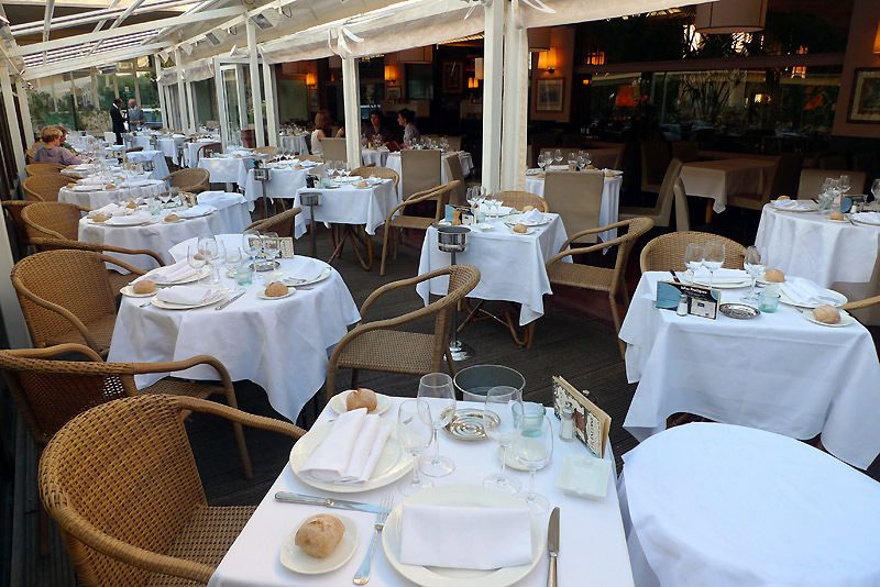 Restaurant Chez Françoise, vaste terrasse