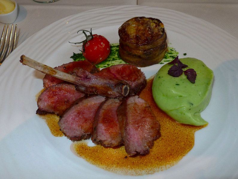 Restaurant Citrus Etoile : Carré d’agneau des Alpes avec tian niçois