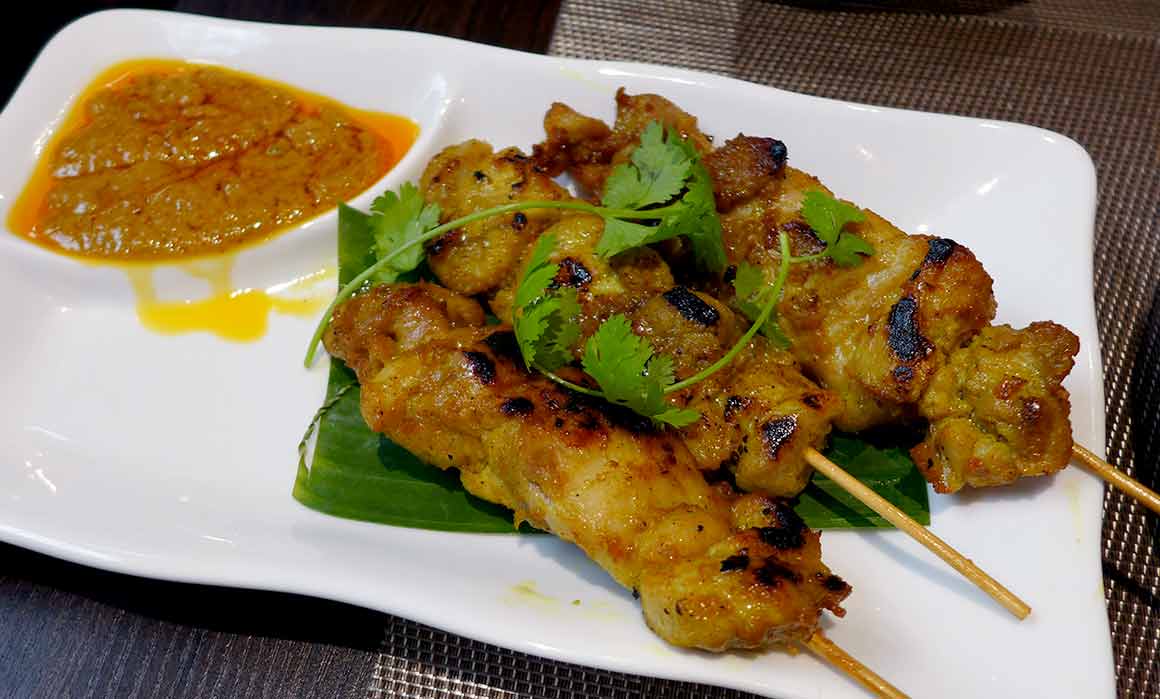 Restaurant MAKHAM THAI, Brochettes de poulet à la sauce satay 