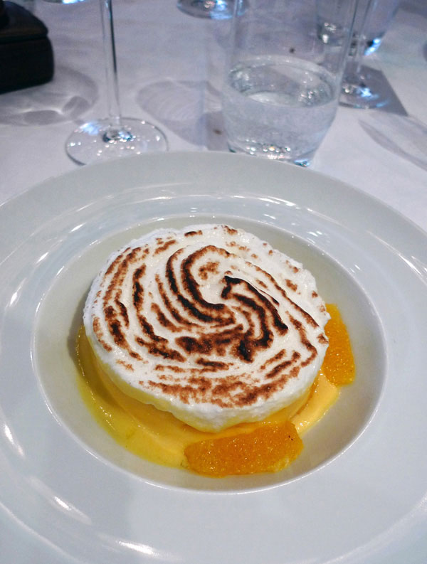 Restaurant Maxan, orange givrée et mirliton au Grand Marnier meringué
