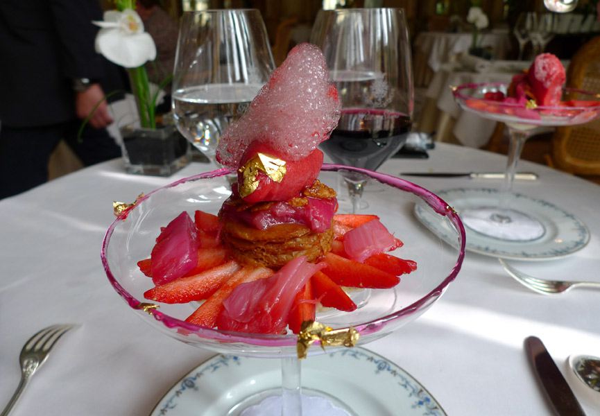 Restaurant du Ritz : rhubarbe pochée fondante avec crème