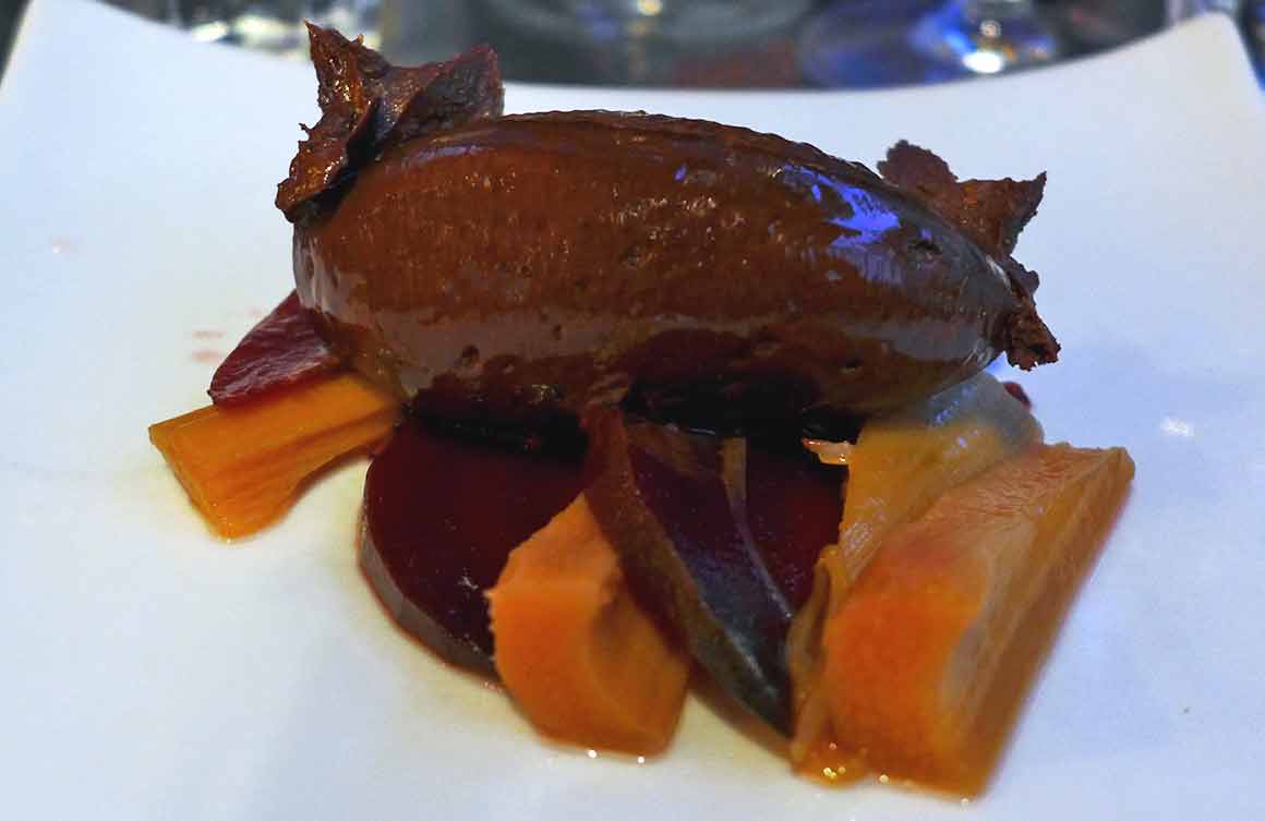 BISTROT DES PLANTES, Chocolat noir avec betteraves et rhubarbe 