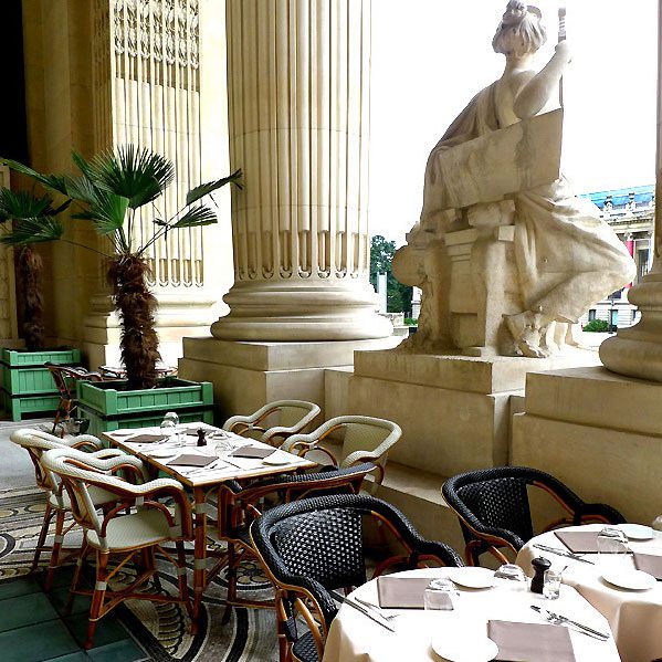 Table en terrasse