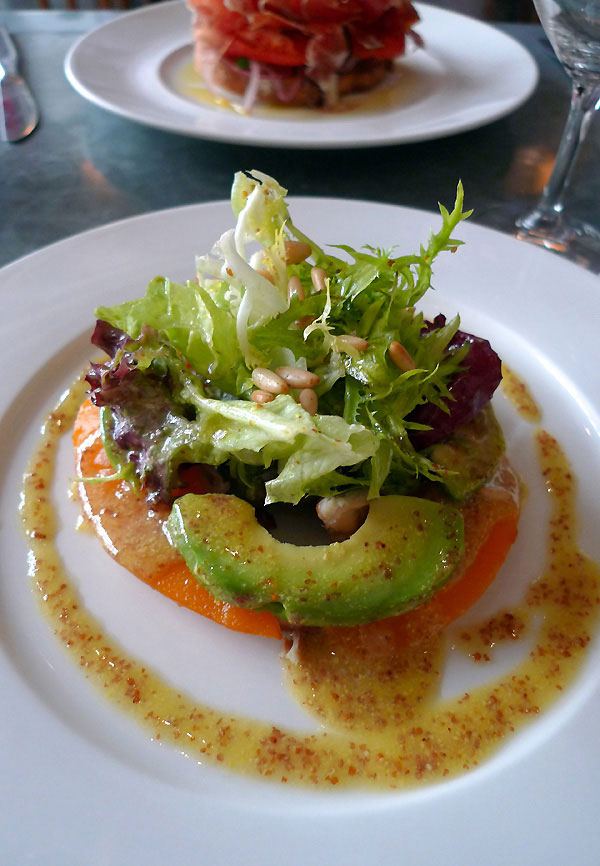 Restaurant Fish La Boissonnerie, salade de poulet fumé avec avocat et mangue