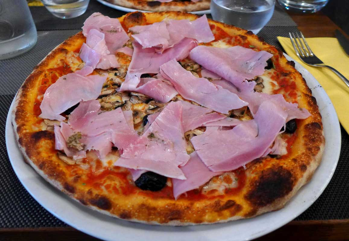 Restaurant Geoffroy L'Olive, pizza Reine