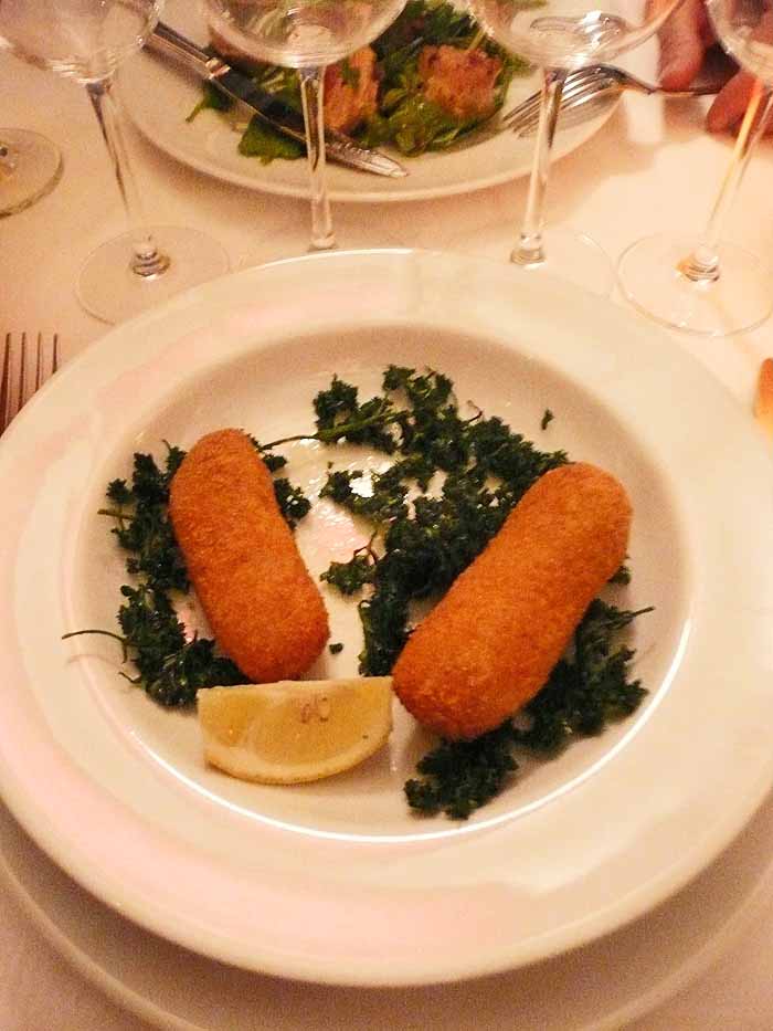 Restaurant Les Petites Sorcières, Les croquettes de crevettes grises au persil frit  