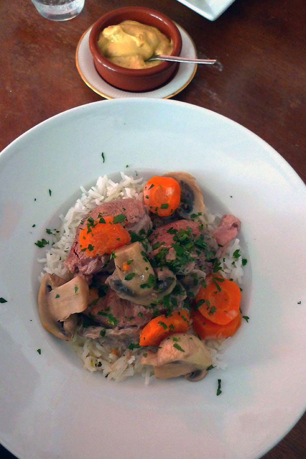 Restaurant Gourbi Palace, La blanquette de veau à l'ancienne 