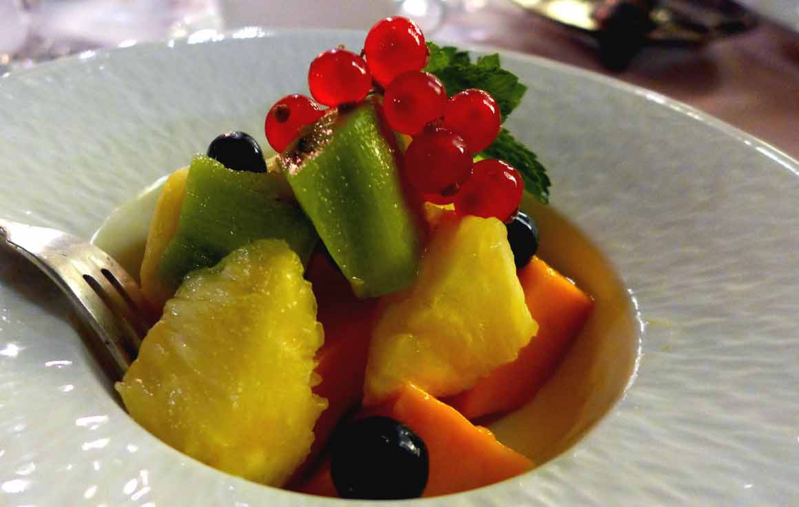 Restaurant VONG, coupe de fruits exotiques