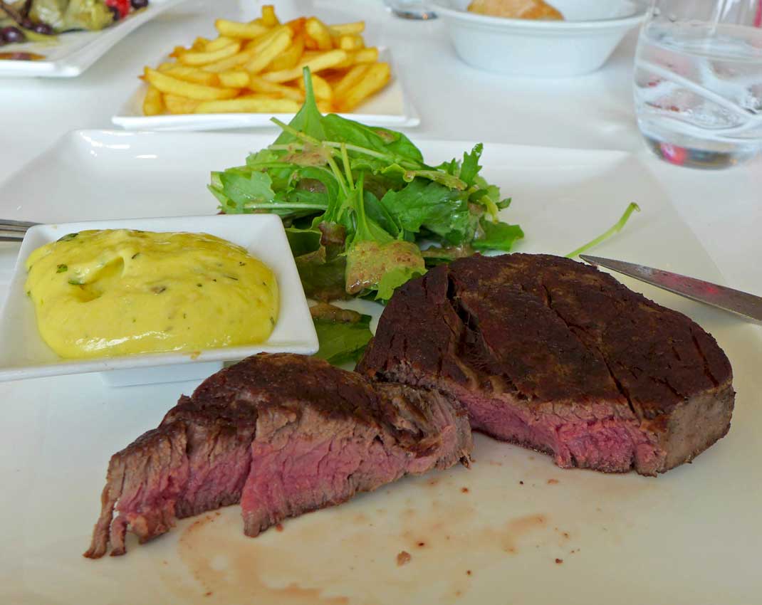 Restaurant Le H : Filet de bœuf sauce béarnaise frites