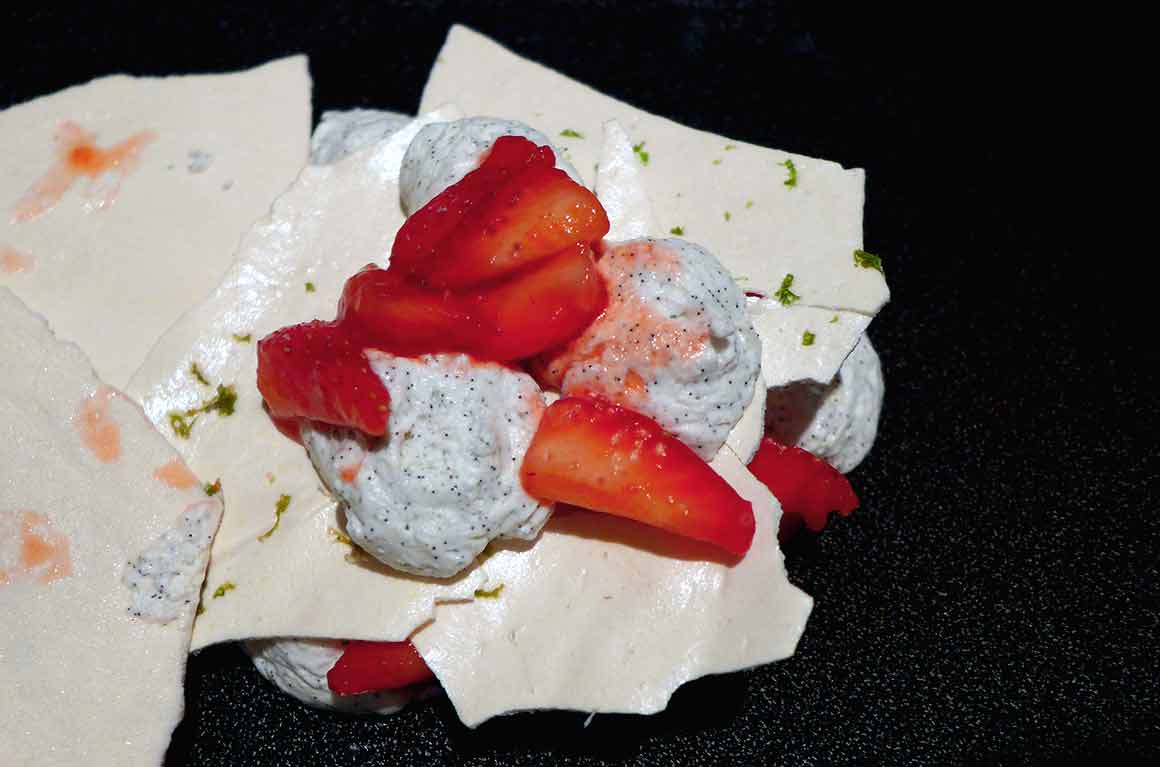 Restaurant Jacques FAUSSAT, Pavlova fraise-poivron