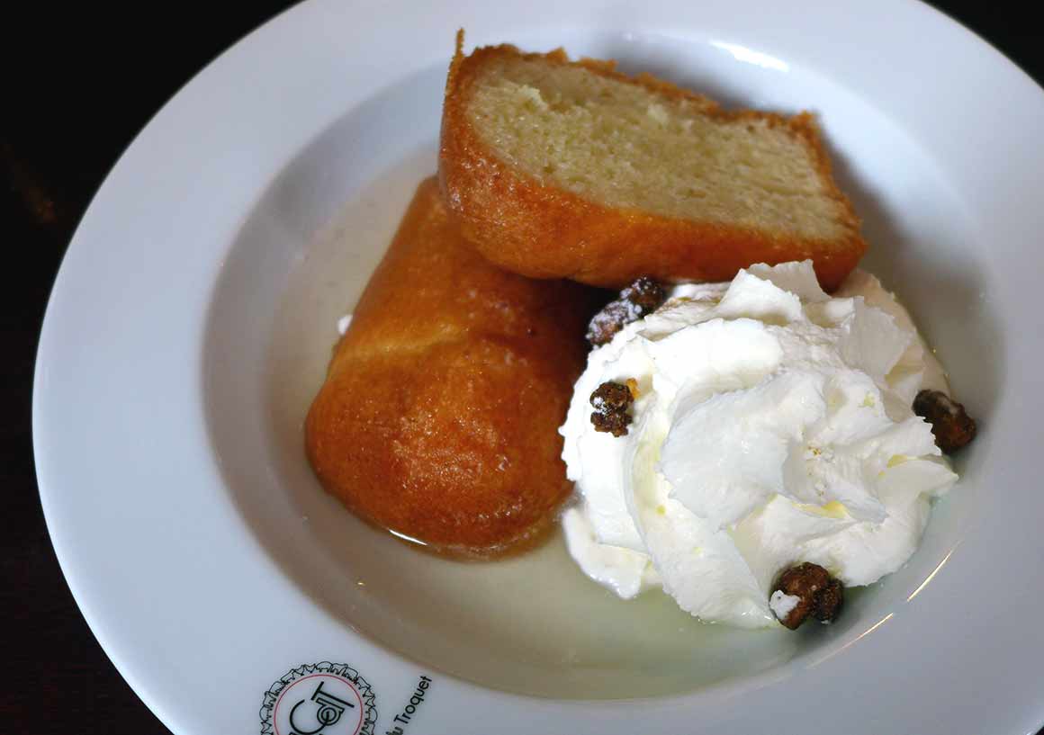 Restaurant La Cantine du Troquet Pereire : Baba au rhum crème chantilly