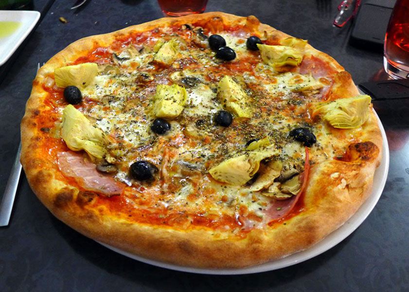 Restaurant La Casa Belucci : Pizza Capricciosa