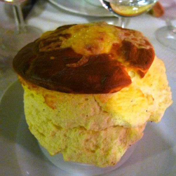 Restaurant La Cigale Récamier, soufflé au fromage