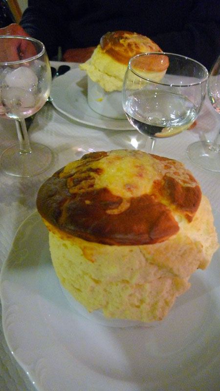 Restaurant La Cigale Récamier, soufflé au fromage