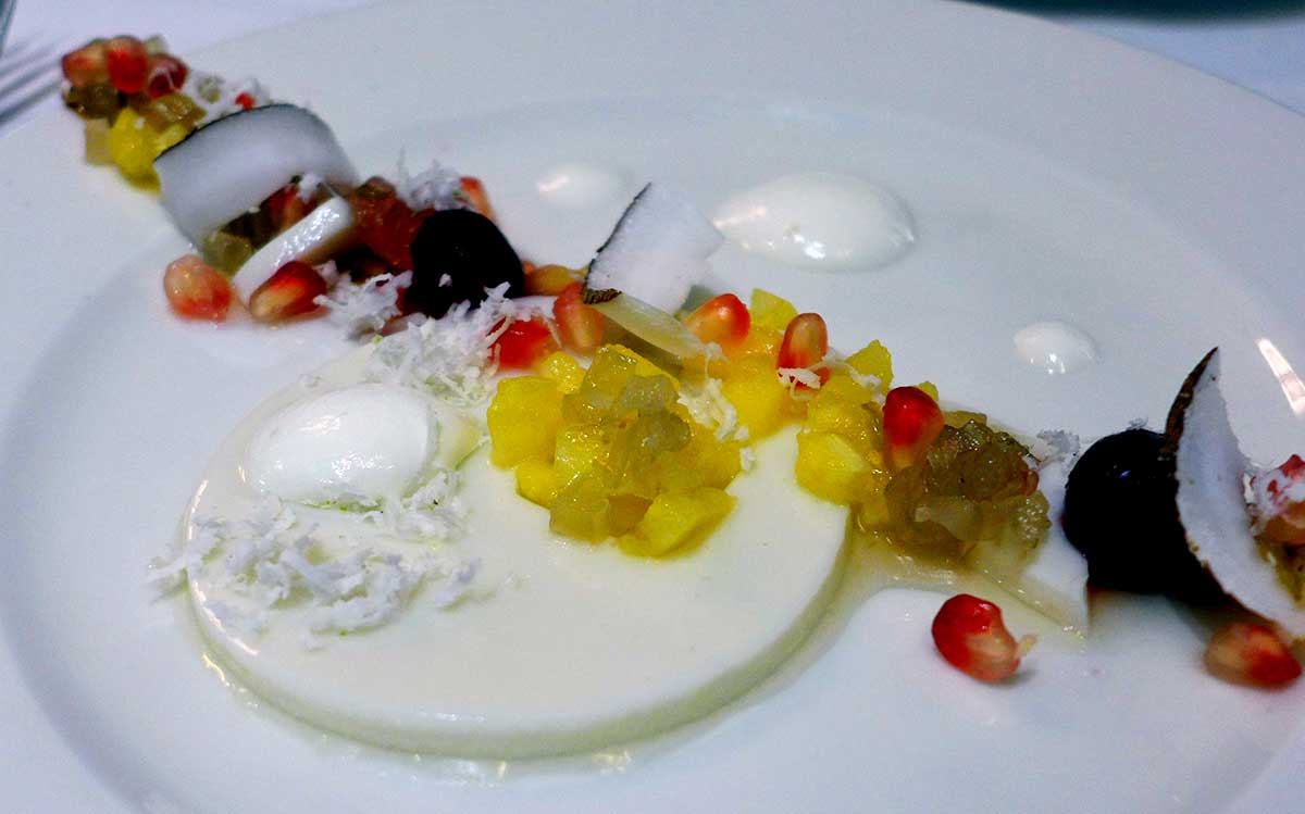 Restaurant LA COUPOLE : Panna cotta au lait de coco et fruits exotiques