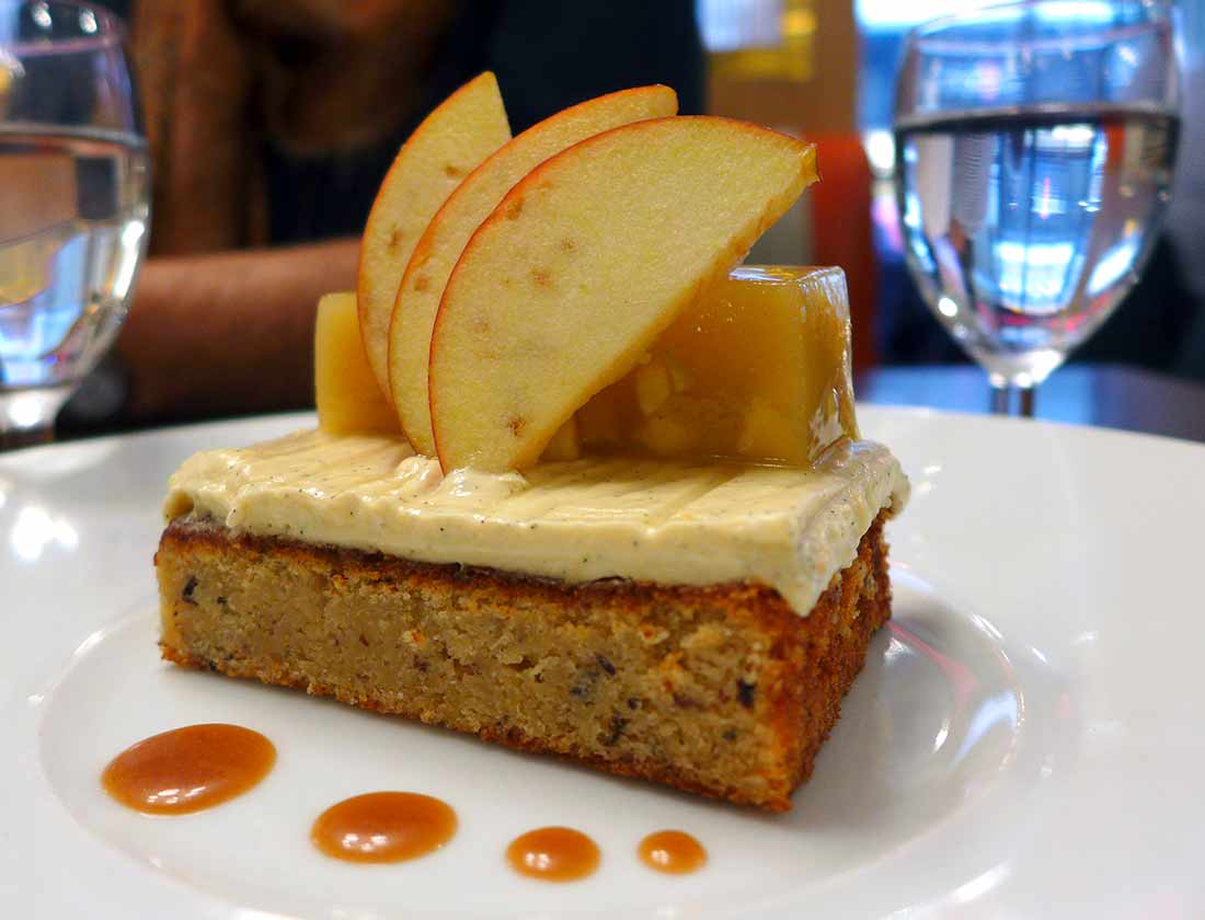 Restaurant La Maison de l'Aubrac : Gâteau aux pommes