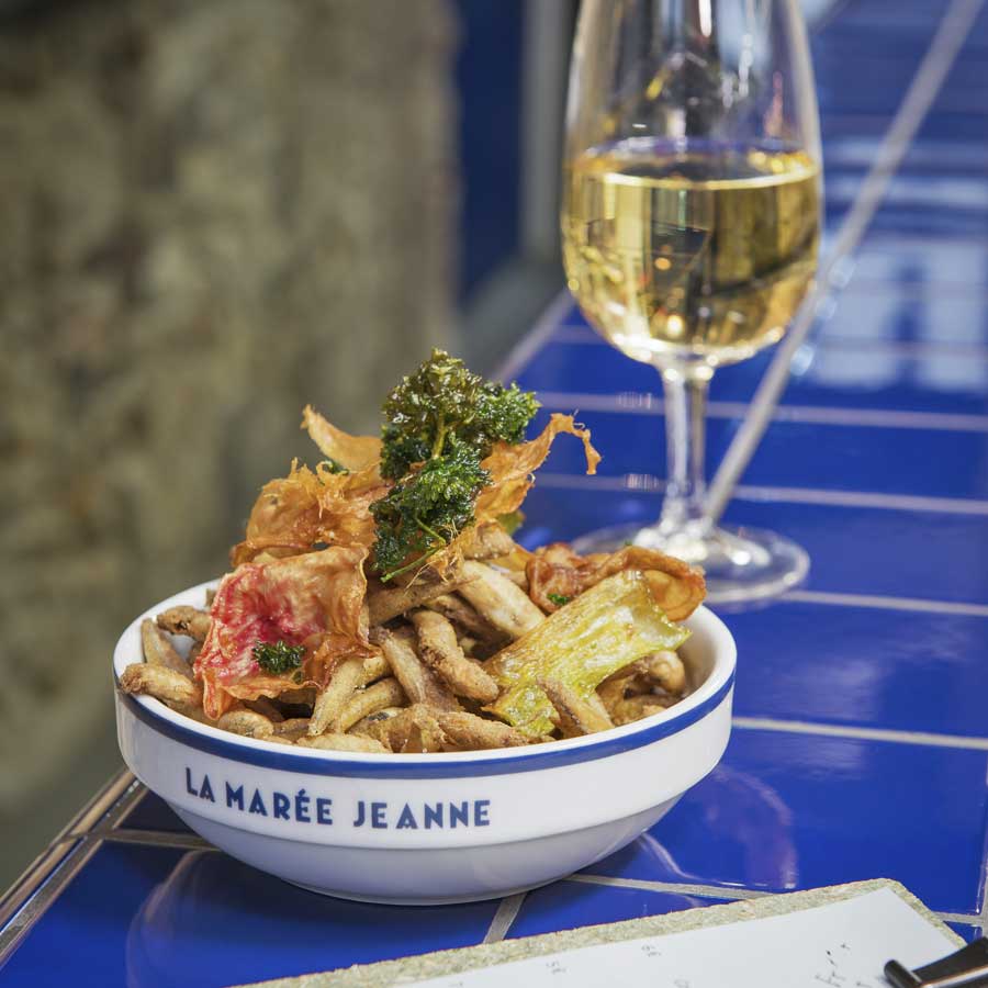 Restaurant La Marée Jeanne : Fritures et vin blanc