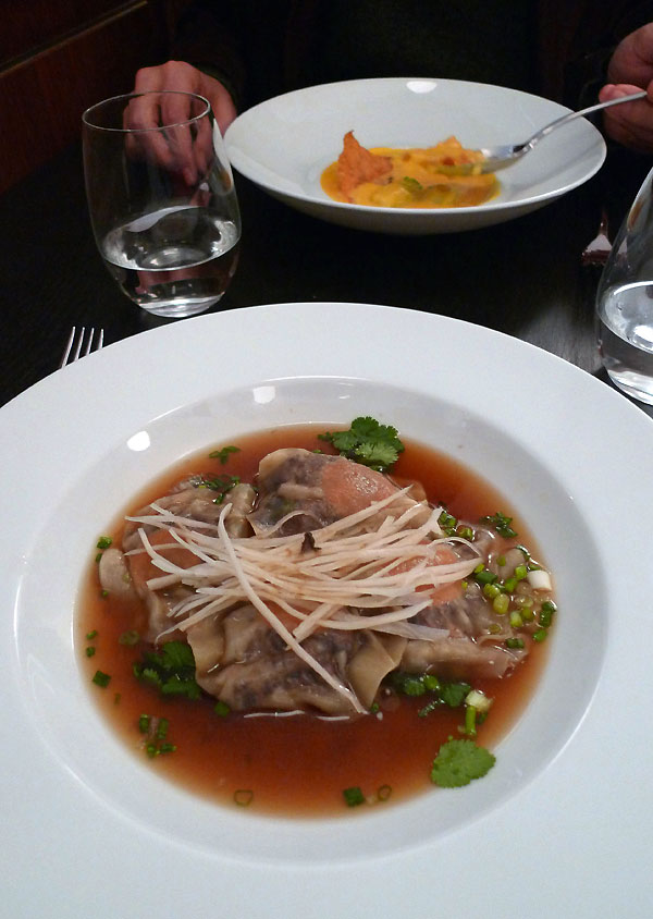 Restaurant L'Affable, Les ravioles de queue de boeuf dans un bouillon thaï