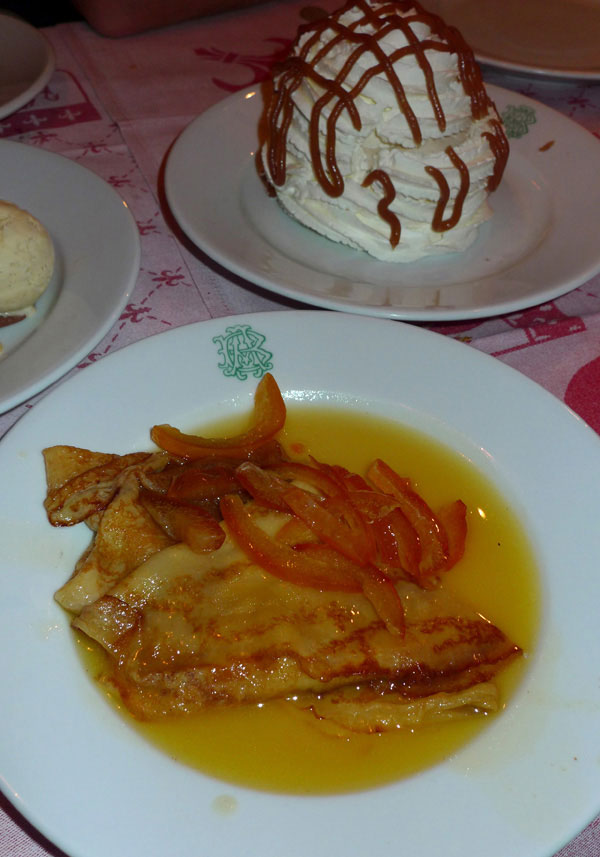 Auberge Bressane, crêpes Suzette flambées 