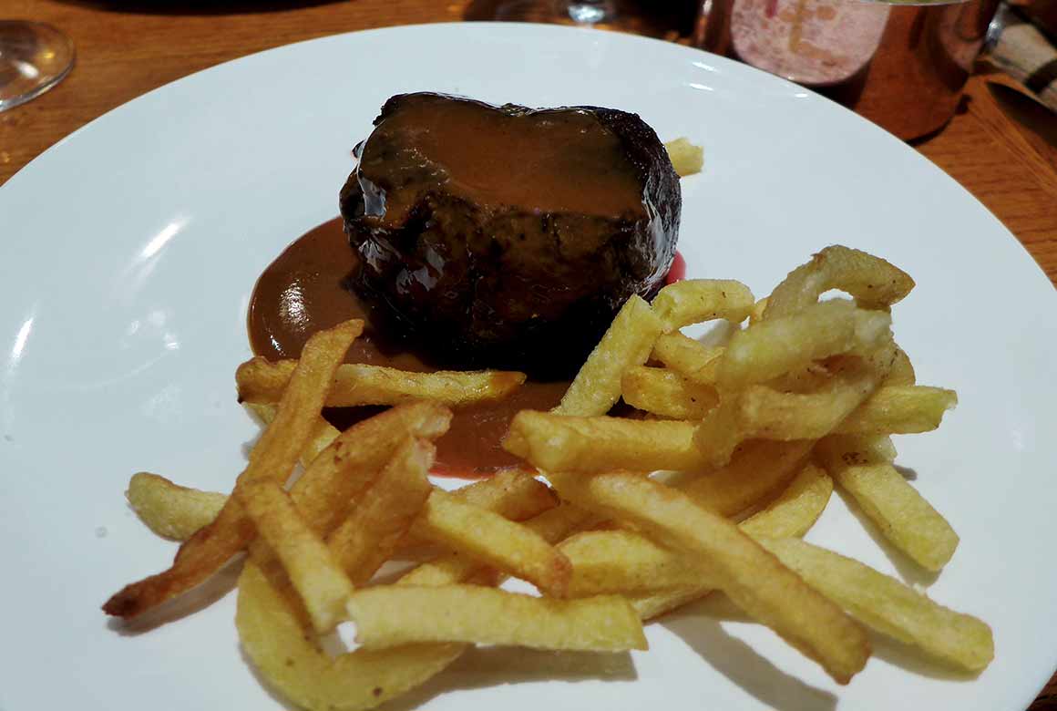 Restaurant Le Bœuf Maillot, Filet de bœuf de Salers et frites