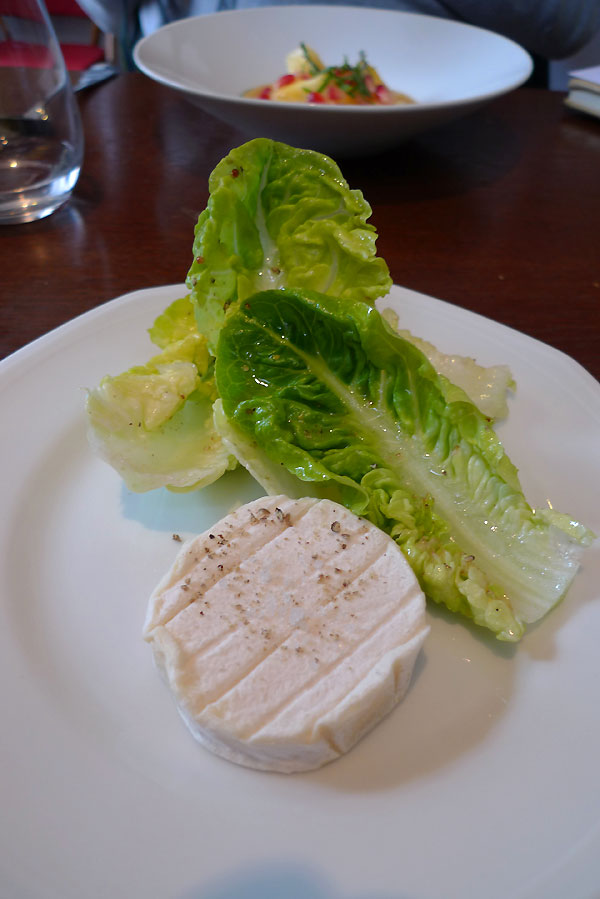Restaurant Le Bouchon et L'Assiette, Le fromage de chèvre de Rocamadour de chez Madame Dubois