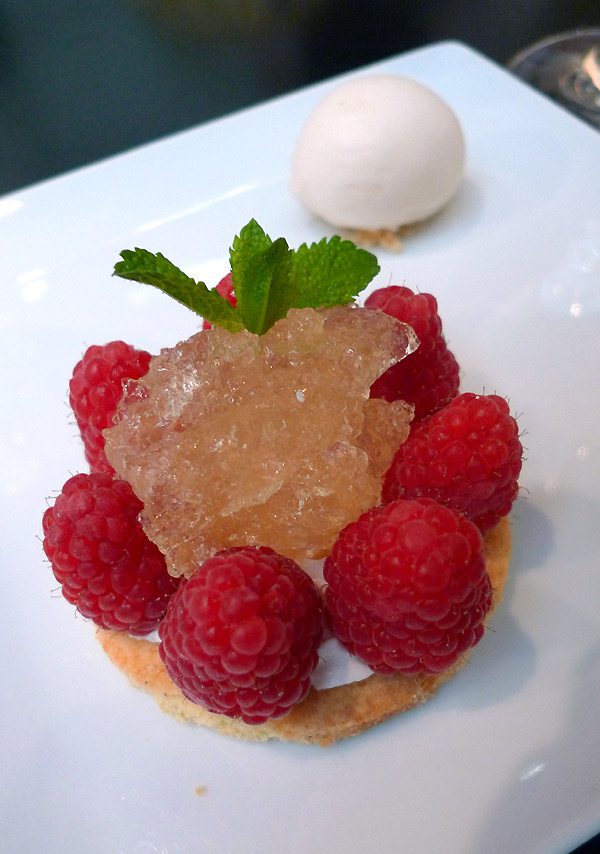 Restaurant Le Dome du Marais, tartelette aux framboises