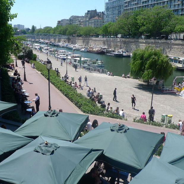 Restaurant Le Grand Bleu, la terrasse du restaurant 