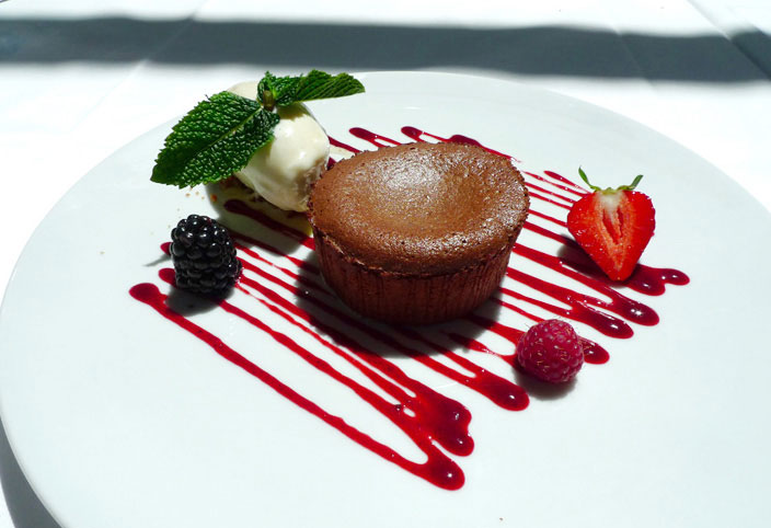 Restaurant La Table du Huit, moelleux au chocolat avec une glace vanille