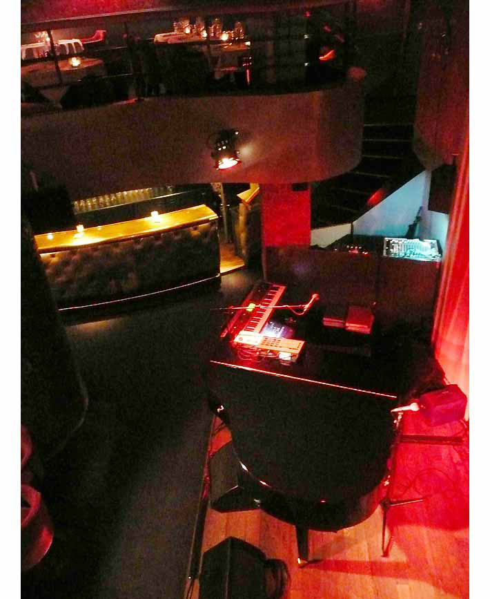 Restaurant Le Lup : Le piano du Salon