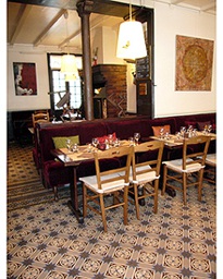 Restaurant Le Perroquet Vert, les tables 