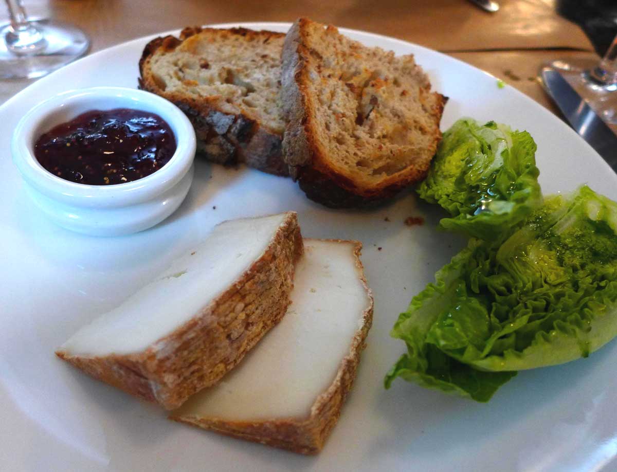 Restaurant Le Petit Champerret, Tomme de brebis Corse