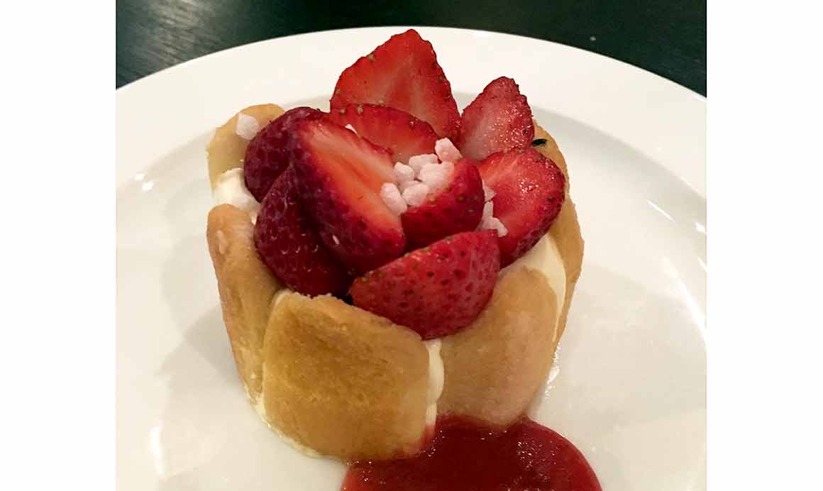 Restaurant Le Relais : Charlotte aux fraises de Paris